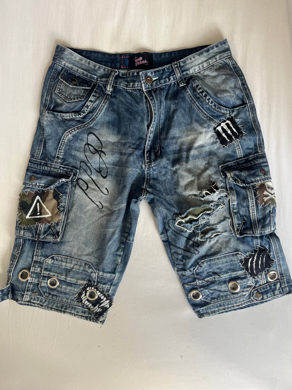 Alternative Shorts