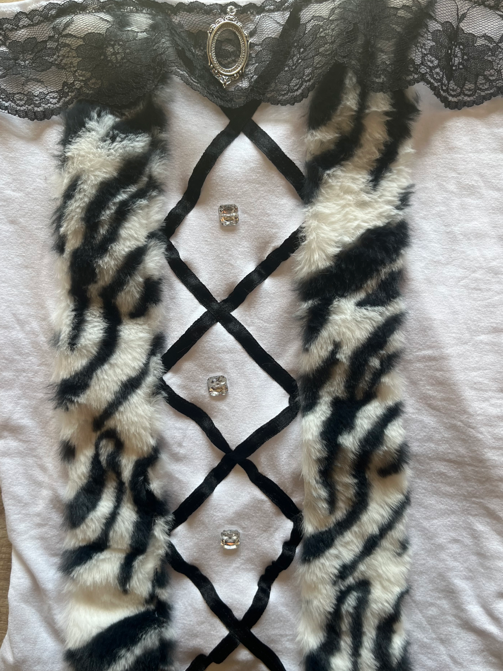 Zebra top with arm warmers
